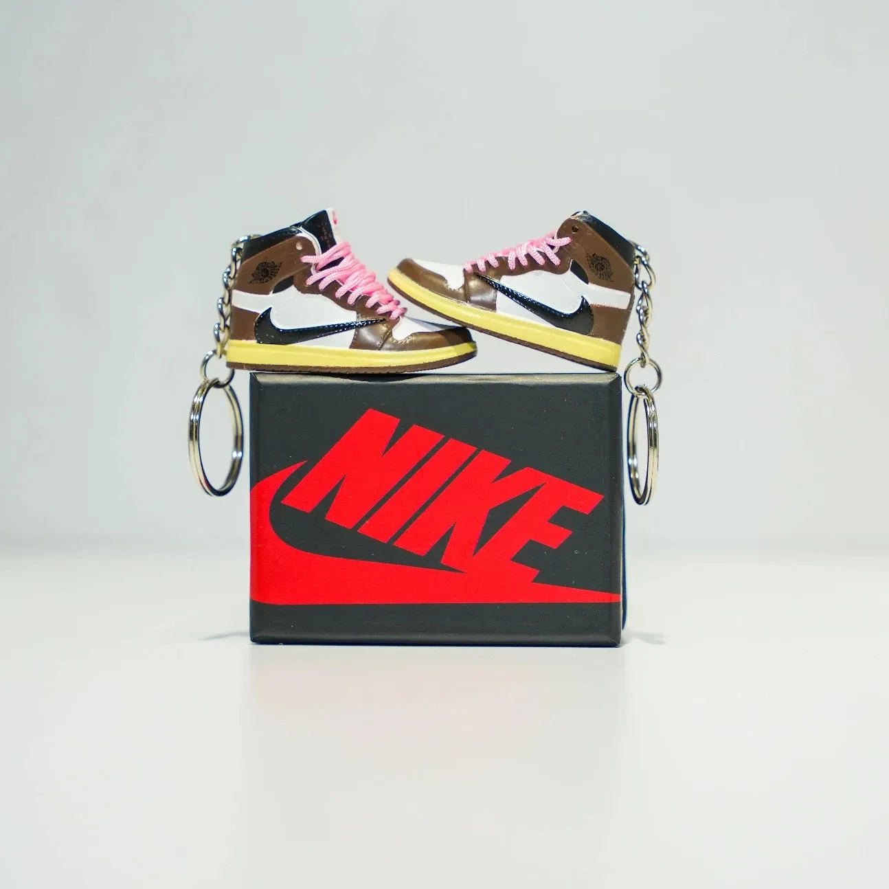 3D Sneaker Keychain With Box - Travis Mocha High
